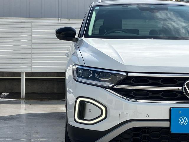 Ｔ－ロック ＴＳＩ　スタイル　禁煙車　ＩＱ．ＬＩＧＨＴ　トラベルアシスト　Ａｐｐ－Ｃｏｎｎｅｃｔ　ブラインドスポット　バックカメラ　リヤトラフィックアラート　ワイヤレスチャージ　デジタルメーター　レーンアシスト　１７インチＡＷ（11枚目）