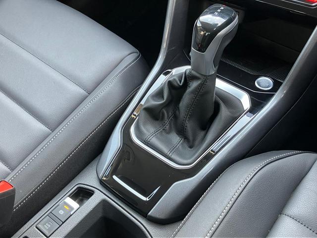 Ｔ－ロック ＴＳＩ　スタイル　禁煙車　ＩＱ．ＬＩＧＨＴ　トラベルアシスト　Ａｐｐ－Ｃｏｎｎｅｃｔ　ブラインドスポット　バックカメラ　リヤトラフィックアラート　ワイヤレスチャージ　デジタルメーター　レーンアシスト　１７インチＡＷ（26枚目）