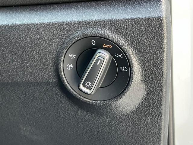 Ｔ－ロック ＴＳＩ　スタイル　禁煙車　ＩＱ．ＬＩＧＨＴ　トラベルアシスト　Ａｐｐ－Ｃｏｎｎｅｃｔ　ブラインドスポット　バックカメラ　リヤトラフィックアラート　ワイヤレスチャージ　デジタルメーター　レーンアシスト　１７インチＡＷ（38枚目）