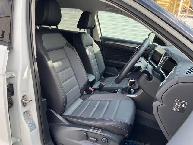 Ｔ－ロック ＴＳＩ　スタイル　禁煙車　ＩＱ．ＬＩＧＨＴ　トラベルアシスト　Ａｐｐ－Ｃｏｎｎｅｃｔ　ブラインドスポット　バックカメラ　リヤトラフィックアラート　ワイヤレスチャージ　デジタルメーター　レーンアシスト　１７インチＡＷ（42枚目）