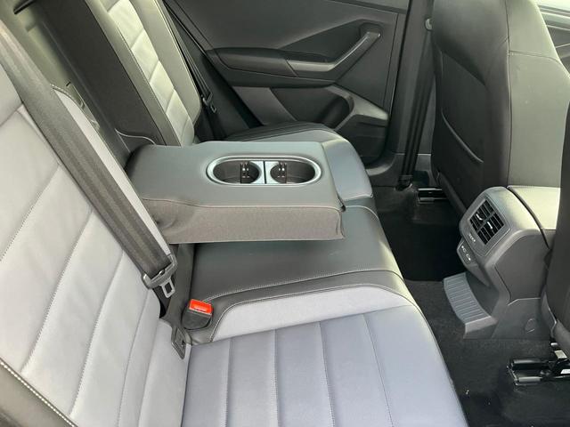 Ｔ－ロック ＴＳＩ　スタイル　禁煙車　ＩＱ．ＬＩＧＨＴ　トラベルアシスト　Ａｐｐ－Ｃｏｎｎｅｃｔ　ブラインドスポット　バックカメラ　リヤトラフィックアラート　ワイヤレスチャージ　デジタルメーター　レーンアシスト　１７インチＡＷ（46枚目）