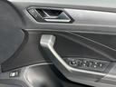 操作される頻度の多い運転席ウインドースイッチ。 汚れや傷みが少なく良好な状態です