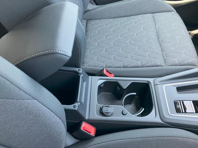 ゴルフヴァリアント ＴＤＩ　アクティブアドバンス　禁煙車　ＬＥＤヘッドライト　ＡＣＣ　デジタルメーター　トラベルアシスト　アップコネクト　後方死角検知機能　リヤトラフィックアラート　障害物センサー　レーンアシスト（30枚目）