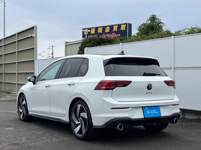 ゴルフＧＴＩ ベースグレード　ＤｅｍｏｃａｒＬＥＤライト　トラベルアシスト　アンビエントライト　ワイヤレスチャージ　デジタルメータ　シートヒーター　ブラインドスポット　レーンアシスト　アップコネクト　ステアリングヒーター　ＡＣＣ（6枚目）