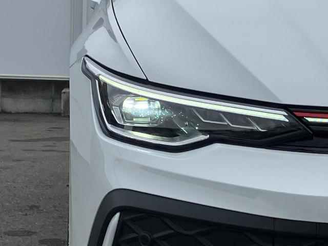 ゴルフＧＴＩ ベースグレード　ＤｅｍｏｃａｒＬＥＤライト　トラベルアシスト　アンビエントライト　ワイヤレスチャージ　デジタルメータ　シートヒーター　ブラインドスポット　レーンアシスト　アップコネクト　ステアリングヒーター　ＡＣＣ（12枚目）