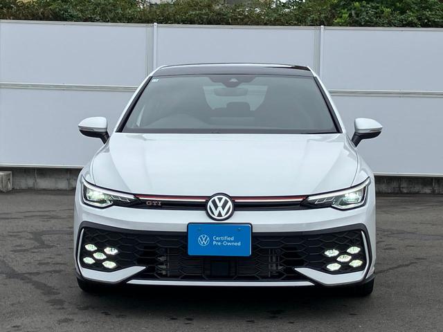 ゴルフＧＴＩ ベースグレード　ＤｅｍｏｃａｒＬＥＤライト　トラベルアシスト　アンビエントライト　ワイヤレスチャージ　デジタルメータ　シートヒーター　ブラインドスポット　レーンアシスト　アップコネクト　ステアリングヒーター　ＡＣＣ（13枚目）
