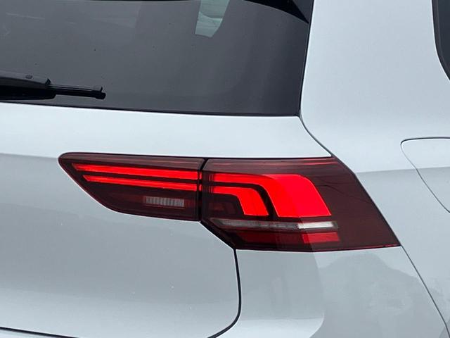 ゴルフＧＴＩ ベースグレード　ＤｅｍｏｃａｒＬＥＤライト　トラベルアシスト　アンビエントライト　ワイヤレスチャージ　デジタルメータ　シートヒーター　ブラインドスポット　レーンアシスト　アップコネクト　ステアリングヒーター　ＡＣＣ（15枚目）