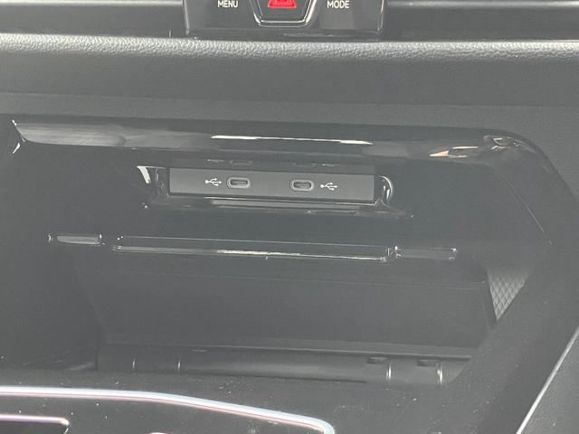 ゴルフＧＴＩ ベースグレード　ＤｅｍｏｃａｒＬＥＤライト　トラベルアシスト　アンビエントライト　ワイヤレスチャージ　デジタルメータ　シートヒーター　ブラインドスポット　レーンアシスト　アップコネクト　ステアリングヒーター　ＡＣＣ（26枚目）