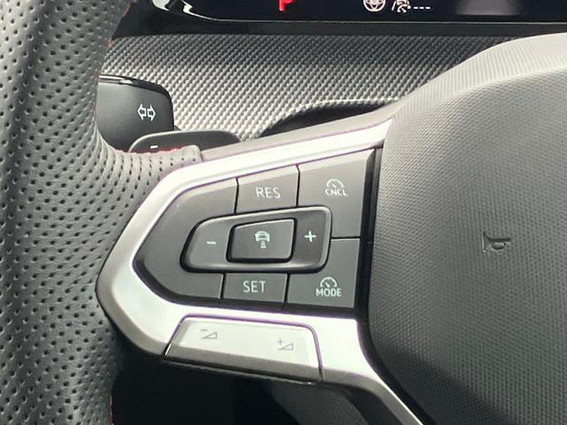 ゴルフＧＴＩ ベースグレード　ＤｅｍｏｃａｒＬＥＤライト　トラベルアシスト　アンビエントライト　ワイヤレスチャージ　デジタルメータ　シートヒーター　ブラインドスポット　レーンアシスト　アップコネクト　ステアリングヒーター　ＡＣＣ（37枚目）