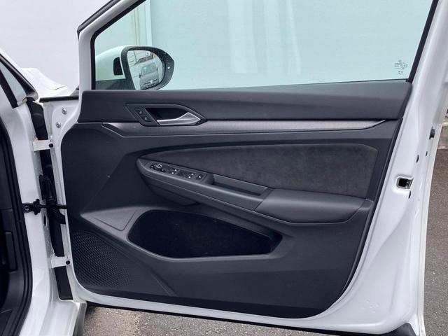 ゴルフＧＴＩ ベースグレード　ＤｅｍｏｃａｒＬＥＤライト　トラベルアシスト　アンビエントライト　ワイヤレスチャージ　デジタルメータ　シートヒーター　ブラインドスポット　レーンアシスト　アップコネクト　ステアリングヒーター　ＡＣＣ（41枚目）