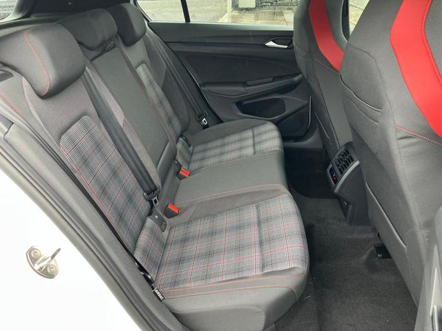 ゴルフＧＴＩ ベースグレード　ＤｅｍｏｃａｒＬＥＤライト　トラベルアシスト　アンビエントライト　ワイヤレスチャージ　デジタルメータ　シートヒーター　ブラインドスポット　レーンアシスト　アップコネクト　ステアリングヒーター　ＡＣＣ（44枚目）