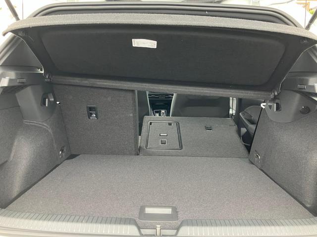 ゴルフＧＴＩ ベースグレード　ＤｅｍｏｃａｒＬＥＤライト　トラベルアシスト　アンビエントライト　ワイヤレスチャージ　デジタルメータ　シートヒーター　ブラインドスポット　レーンアシスト　アップコネクト　ステアリングヒーター　ＡＣＣ（49枚目）
