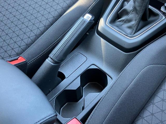 T-クロス TSI アクティブ LEDヘッドライト アダプティブクルーズコントロールACC 後方死角検知機能 障害物センサー パドルシフト App-Connect バックカメラ スマートエントリー ETC USB 認定中古車(26枚目)