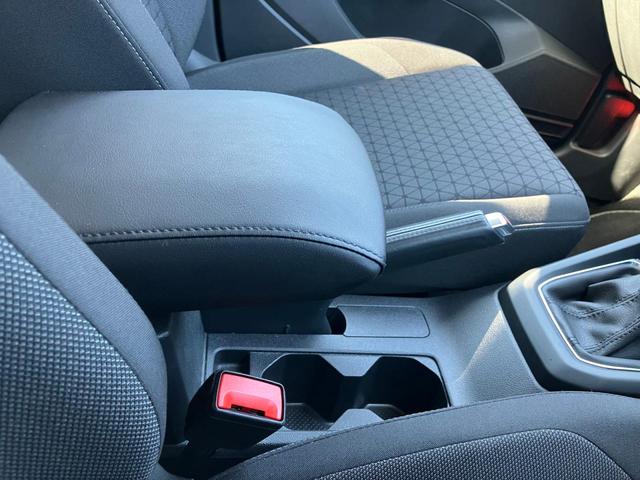 T-クロス TSI アクティブ LEDヘッドライト アダプティブクルーズコントロールACC 後方死角検知機能 障害物センサー パドルシフト App-Connect バックカメラ スマートエントリー ETC USB 認定中古車(27枚目)