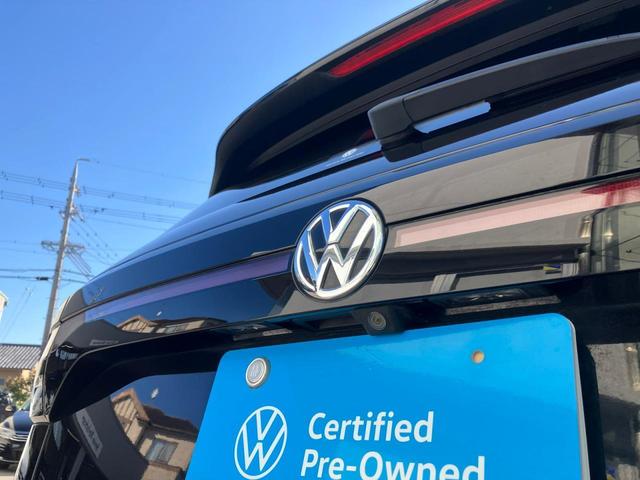 �o�b�N�J�����̓����i���o�[�㕔�ɃR���p�N�g�Ɏ��t�����Ă��܂��B