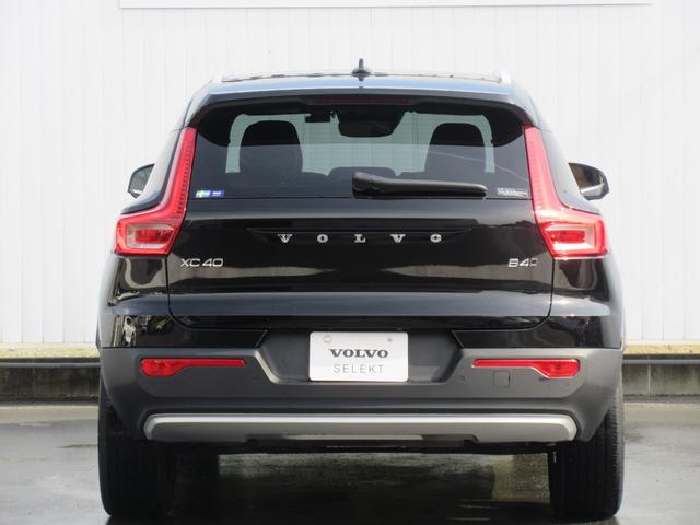 ＸＣ４０ Ｂ４　ＡＷＤ　インスクリプション　ＳＥＮＳＵＳナビゲーション　パワーテールゲート　前席シートヒーター　レザーシート　３６０度ビューモニター　Ａｐｐｌｅ　ＣａｒＰｌａｙ（12枚目）