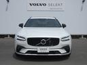 Ｖ９０ Ｂ６　ＡＷＤ　Ｒデザイン　Ｂ＆Ｗプレミアムサウンド　電動パノラマガラスサンルーフ　レザーコンビネーションシート　ＳＥＮＳＵＳナビゲーション　パイロットアシスト（5枚目）