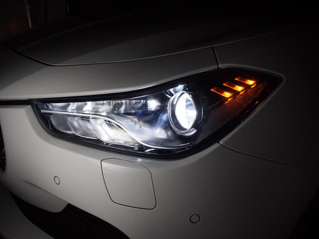 ベースグレード 左ハンドル 後期型ナビ 禁煙車 赤色レザーシート 電動サンルーフ 純正プロテオ19インチアルミホイール ツーリングPKG 地デジTV パドルシフト バックカメラ ETC 赤色キャリパー 正規ディーラ車(28枚目)