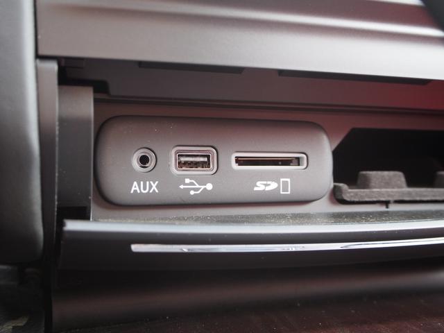 ベースグレード 左ハンドル 後期型ナビ 禁煙車 赤色レザーシート 電動サンルーフ 純正プロテオ19インチアルミホイール ツーリングPKG 地デジTV パドルシフト バックカメラ ETC 赤色キャリパー 正規ディーラ車(40枚目)