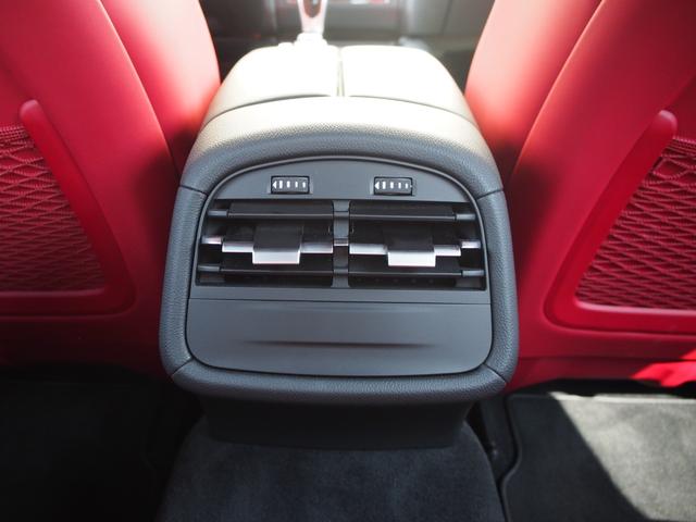 ベースグレード 左ハンドル 後期型ナビ 禁煙車 赤色レザーシート 電動サンルーフ 純正プロテオ19インチアルミホイール ツーリングPKG 地デジTV パドルシフト バックカメラ ETC 赤色キャリパー 正規ディーラ車(53枚目)