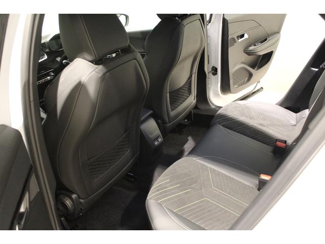 PEUGEOT 2008 GT BLUE HDI