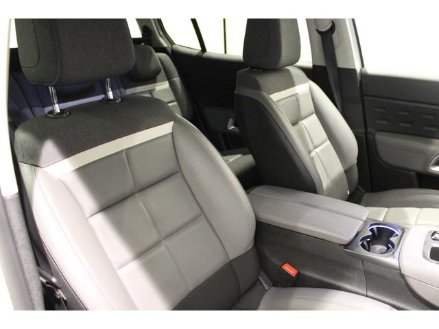 �V�g���G���̌ւ�A�h�o���X�h�R���t�H�[�g�V�[�g�̗p���Ă��܂��B