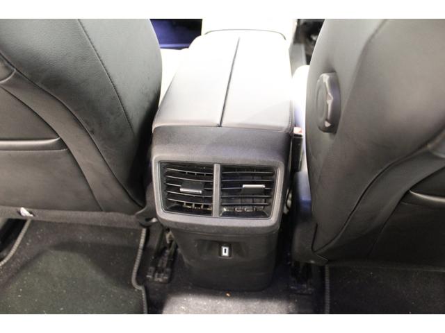 ��Ȃɂ��G�A�R�������o������������Ă��܂��B