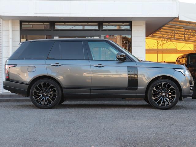 レンジローバー オートバイオグラフィー　スライディンググラスルーフ　リアエンターテイメントシステム　ＡＣＣ　ブラインドスポットモニター　フロントシートヒーター＆ベンチレーション＆シートマッサージ　リアシートヒーター＆ベンチレーション（7枚目）