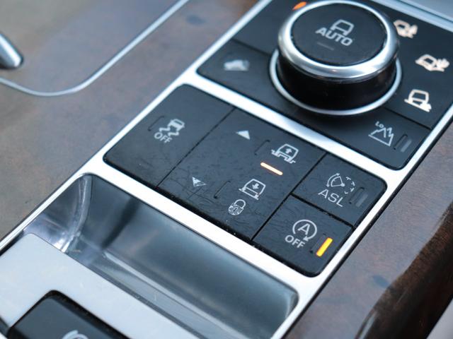 レンジローバー オートバイオグラフィー　スライディンググラスルーフ　リアエンターテイメントシステム　ＡＣＣ　ブラインドスポットモニター　フロントシートヒーター＆ベンチレーション＆シートマッサージ　リアシートヒーター＆ベンチレーション（25枚目）