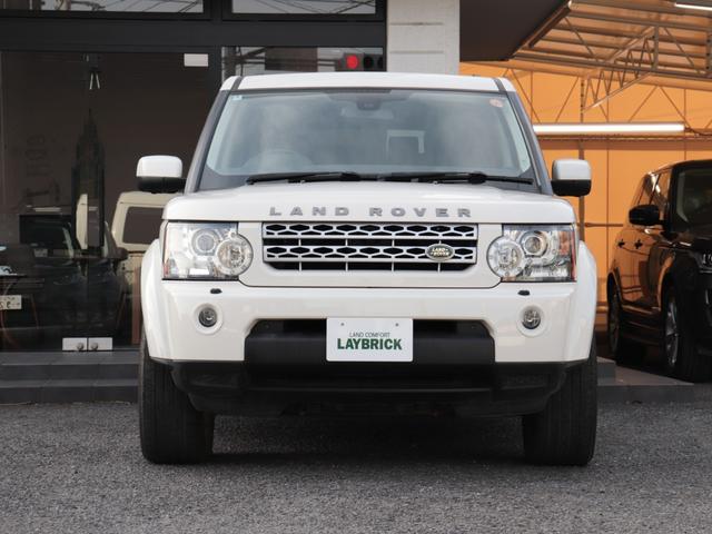 ディスカバリー４ ＨＳＥ　トリプルサンルーフ　サイドステップ　ステアリングヒーター　シートヒーター　リアエンターテイメント　クルーズコントロール　純正ナビ　ＥＴＣ　電動格納ミラー　オートライト　オートワイパー（5枚目）