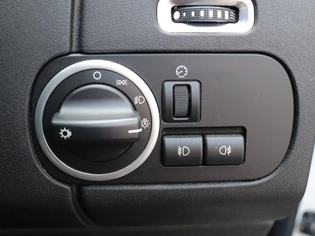 ディスカバリー４ ＨＳＥ　トリプルサンルーフ　サイドステップ　ステアリングヒーター　シートヒーター　リアエンターテイメント　クルーズコントロール　純正ナビ　ＥＴＣ　電動格納ミラー　オートライト　オートワイパー（28枚目）