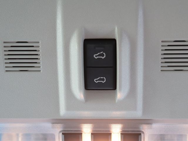 ディスカバリー４ ＨＳＥ　トリプルサンルーフ　サイドステップ　ステアリングヒーター　シートヒーター　リアエンターテイメント　クルーズコントロール　純正ナビ　ＥＴＣ　電動格納ミラー　オートライト　オートワイパー（31枚目）