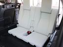 3列目シートです。使用感は少なく、綺麗な状態です。