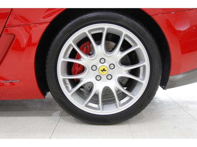 ５９９ Ｆ１　正規ディーラー車　カーボンＬＥＤステアリング　電動レカロカーボンシート　ロッソスクーデリア　チャレンジデザインホイール　付属品有　社外バックカメラ　クラッチ残量４０％（47枚目）