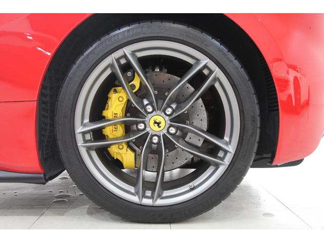 488スパイダー ベースグレード 正規D車 ブリリアントマフラー ロッソコルサ カーボンLEDステアリング フロントリフティング イエローブレーキキャリパー レッドレブカウンター 20インチ鍛造アルミホイール ETCドラレコレーダー(39枚目)