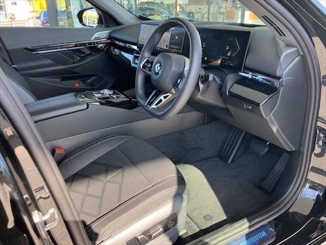 ５シリーズ ５２５Ｌｉ　エクスクルーシブ　Ｍスポーツ（32枚目）