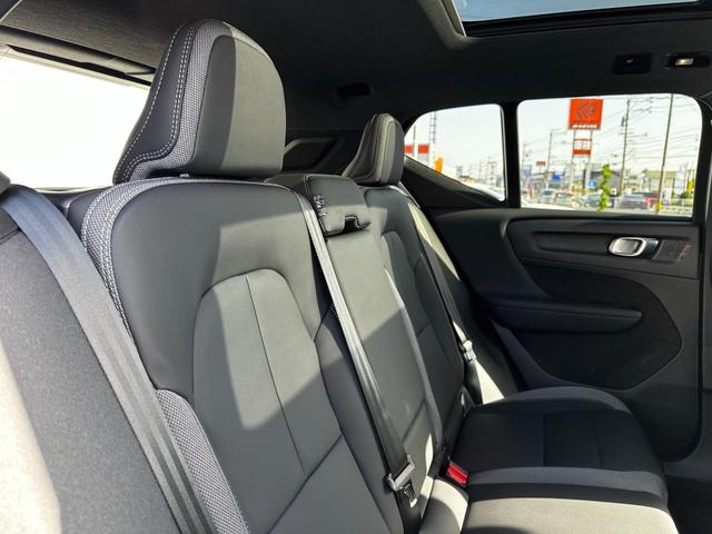 XC40リチャージ リチャージ プラスシングルモーター 電気自動車 Googleナビ 電動パノラマサンルーフ 360°ビューカメラ ブライトダスクメタリック 前後シートヒーター ステアリングヒーター パワーテールゲート 衝突軽減B(18枚目)