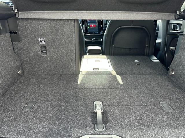 XC40リチャージ リチャージ プラスシングルモーター 電気自動車 Googleナビ 電動パノラマサンルーフ 360°ビューカメラ ブライトダスクメタリック 前後シートヒーター ステアリングヒーター パワーテールゲート 衝突軽減B(27枚目)