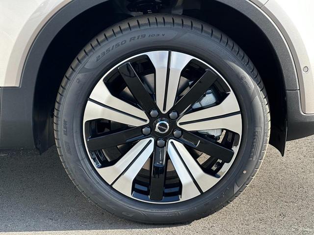 XC40リチャージ リチャージ プラスシングルモーター 電気自動車 Googleナビ 電動パノラマサンルーフ 360°ビューカメラ ブライトダスクメタリック 前後シートヒーター ステアリングヒーター パワーテールゲート 衝突軽減B(45枚目)