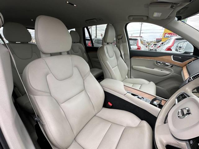 ＸＣ９０ Ｂ５　ＡＷＤ　モーメンタム　ワンオーナー／禁煙車／ブロンドレザー／フロント＆リヤシートヒーター／ステアリングＨ／純正ナビ／ＴＶ／３６０°ビューカメラ／衝突軽減Ｂ／ＡＣＣ／Ｐシート／ＬＥＤヘッドライト／３列シート／カープレイ（10枚目）