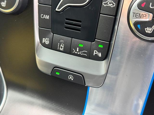 Ｖ４０ Ｔ５　Ｒデザイン　禁煙車／チャコールレザー／純正ナビ／ＴＶ／Ｂｌｕｅｔｏｏｔｈ／ＣＤ／サンルーフ／フロントシートヒーター／衝突軽減Ｂ／オートライト／レインセンサー／バックカメラ／パワーシート／クルーズコントロール（25枚目）