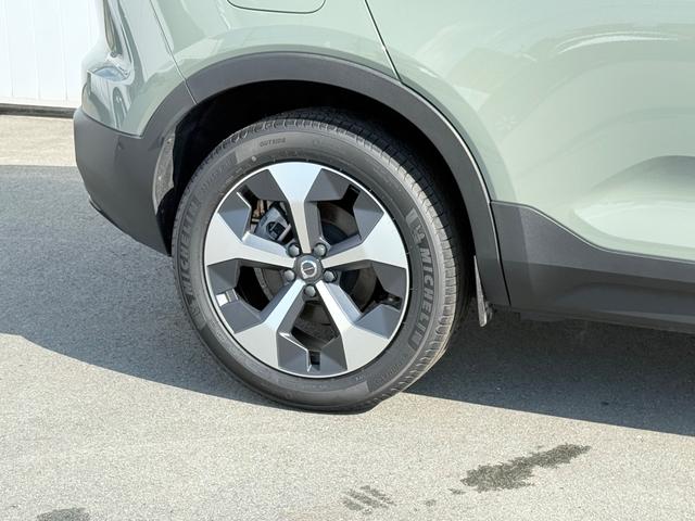 XC40 ウルトラ B4 AWD ダークエディション 特別使用車/アルカンターラシート/パノラマサンルーフ/ハーマンカードン/Googleナビ/カープレイ/Bluetooth/F&Rシートヒーター/ステアリングヒーター/レインセンサー/オートライト(15枚目)