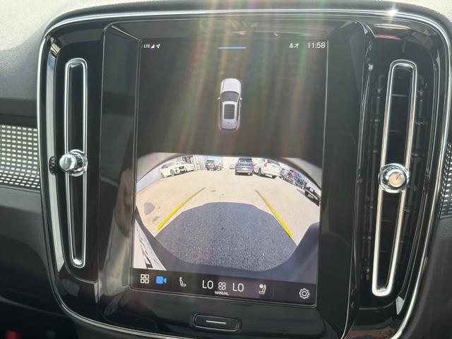 XC40 ウルトラ B4 AWD ダークエディション 特別使用車/アルカンターラシート/パノラマサンルーフ/ハーマンカードン/Googleナビ/カープレイ/Bluetooth/F&Rシートヒーター/ステアリングヒーター/レインセンサー/オートライト(24枚目)