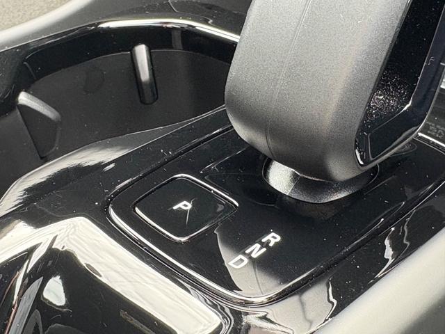 XC40 ウルトラ B4 AWD ダークエディション 特別使用車/アルカンターラシート/パノラマサンルーフ/ハーマンカードン/Googleナビ/カープレイ/Bluetooth/F&Rシートヒーター/ステアリングヒーター/レインセンサー/オートライト(30枚目)