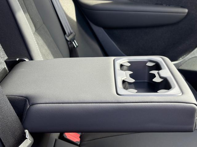 XC40 ウルトラ B4 AWD ダークエディション 特別使用車/アルカンターラシート/パノラマサンルーフ/ハーマンカードン/Googleナビ/カープレイ/Bluetooth/F&Rシートヒーター/ステアリングヒーター/レインセンサー/オートライト(46枚目)