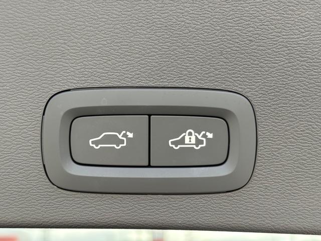 XC40 ウルトラ B4 AWD ダークエディション 特別使用車/アルカンターラシート/パノラマサンルーフ/ハーマンカードン/Googleナビ/カープレイ/Bluetooth/F&Rシートヒーター/ステアリングヒーター/レインセンサー/オートライト(48枚目)