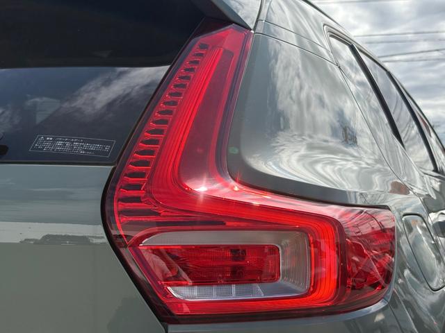 XC40 ウルトラ B4 AWD ダークエディション 特別使用車/アルカンターラシート/パノラマサンルーフ/ハーマンカードン/Googleナビ/カープレイ/Bluetooth/F&Rシートヒーター/ステアリングヒーター/レインセンサー/オートライト(49枚目)