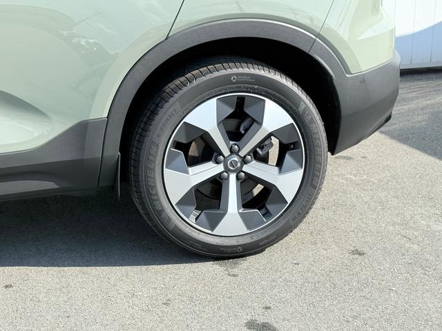 XC40 ウルトラ B4 AWD ダークエディション 特別使用車/アルカンターラシート/パノラマサンルーフ/ハーマンカードン/Googleナビ/カープレイ/Bluetooth/F&Rシートヒーター/ステアリングヒーター/レインセンサー/オートライト(53枚目)