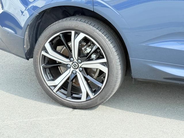 ＸＣ６０ リチャージアルティメトＴ６ＡＷＤプラグインハイブリド　パノラマサンルーフ／エアサスペンション／Ｇｏｏｇｌｅナビ／アップルカープレイ／Ｆ＆Ｒシートヒーター／ステアリングヒーター／ベンチレーション／マッサージ機能／３６０カメラ（10枚目）