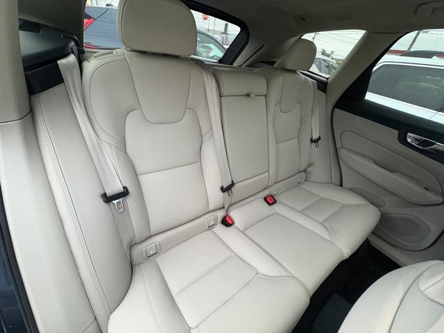 ＸＣ６０ リチャージアルティメトＴ６ＡＷＤプラグインハイブリド　パノラマサンルーフ／エアサスペンション／Ｇｏｏｇｌｅナビ／アップルカープレイ／Ｆ＆Ｒシートヒーター／ステアリングヒーター／ベンチレーション／マッサージ機能／３６０カメラ（17枚目）